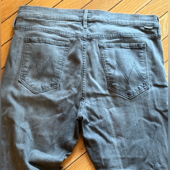 Mother Denim Looker Ankle Fray in color On the Moon; size 32 - Picture 6 of 6